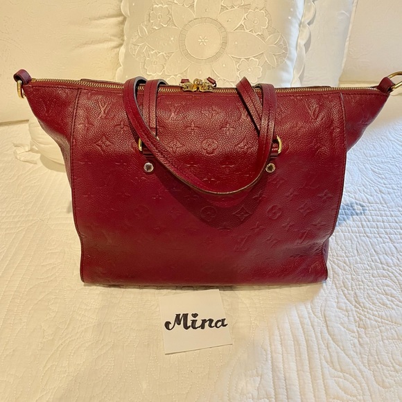 Authentic Loius Vuitton Lumineuse  Empriente Leather in Aurore color. - Picture 4 of 16